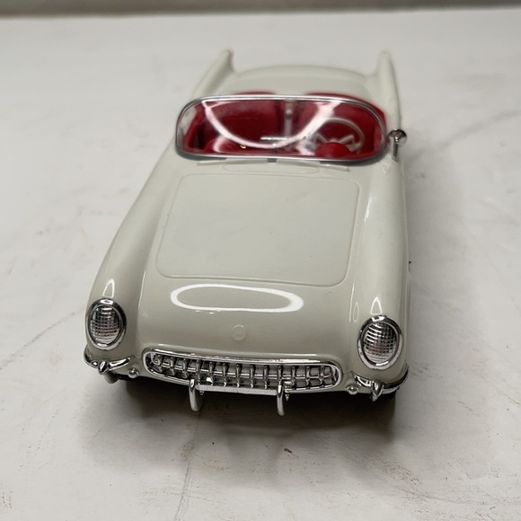 #8732 AMT Ertl 1953 Corvette Polo White 1/25 Scale Plastic Promo Model Car NEW - Picture 2 of 13